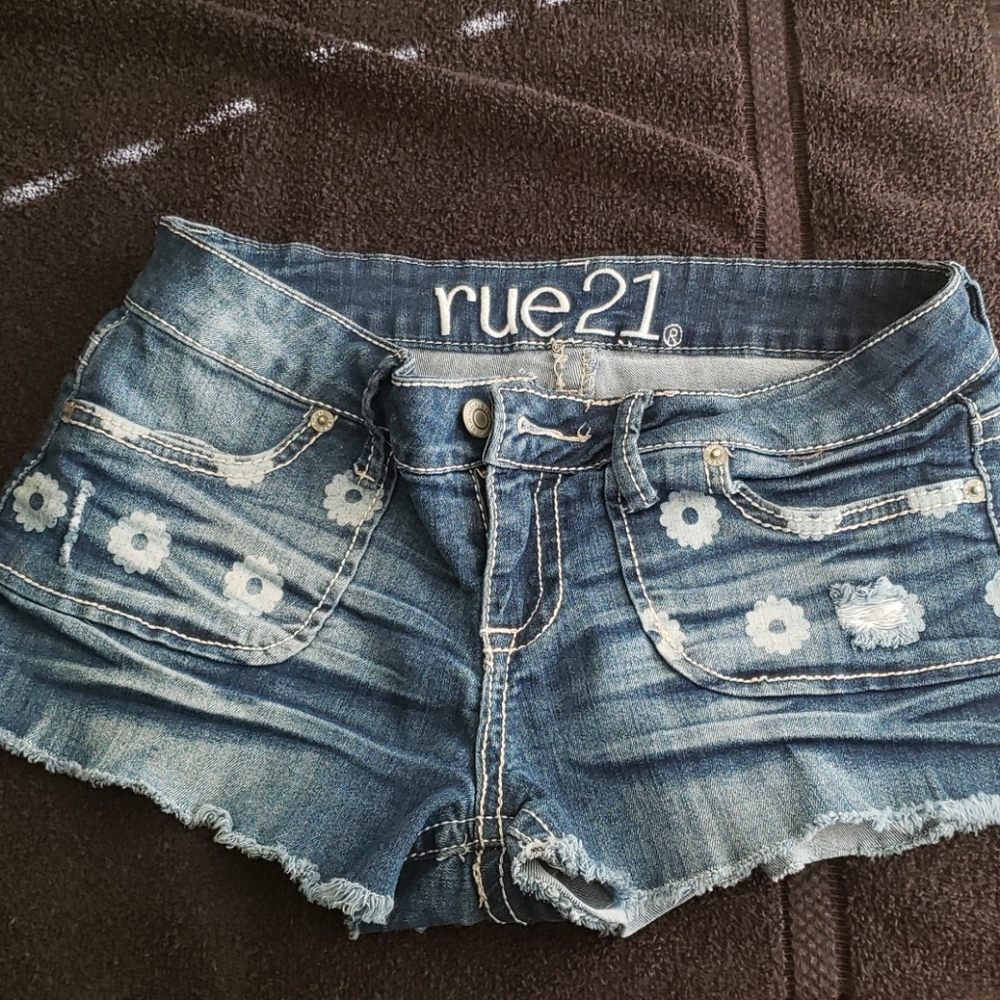 Rue 21 flower shorts
